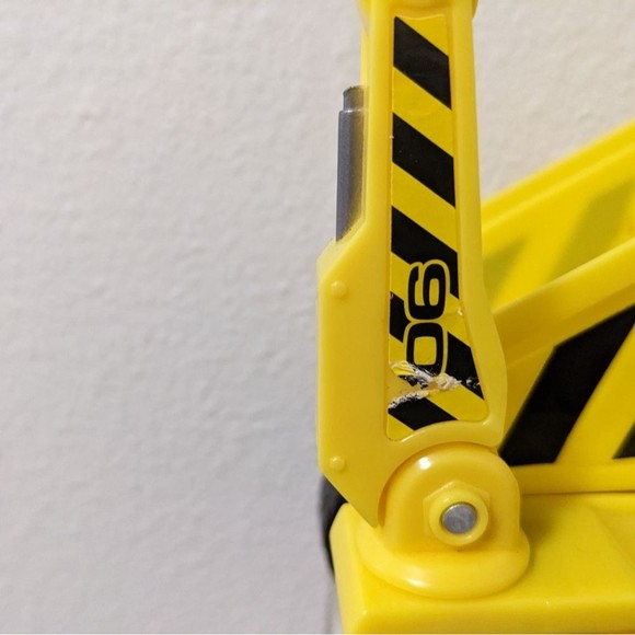 Paw Patrol Rubble's Ultimate Rescue Bulldozer, Moving Scoop and Lift & Mini - Picture 8 of 16